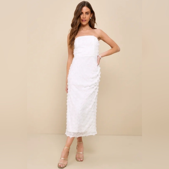 Lulus Dresses & Skirts - NWOT Lulu's White 3D Floral Applique Strapless Midi Dress Size XL=14/16